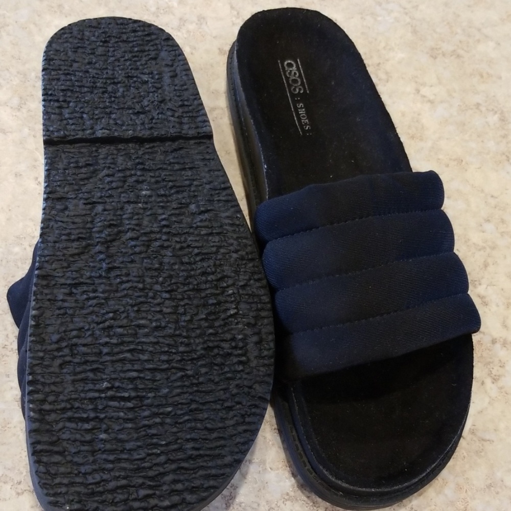 ASOS flip flops - Picture 2 of 3